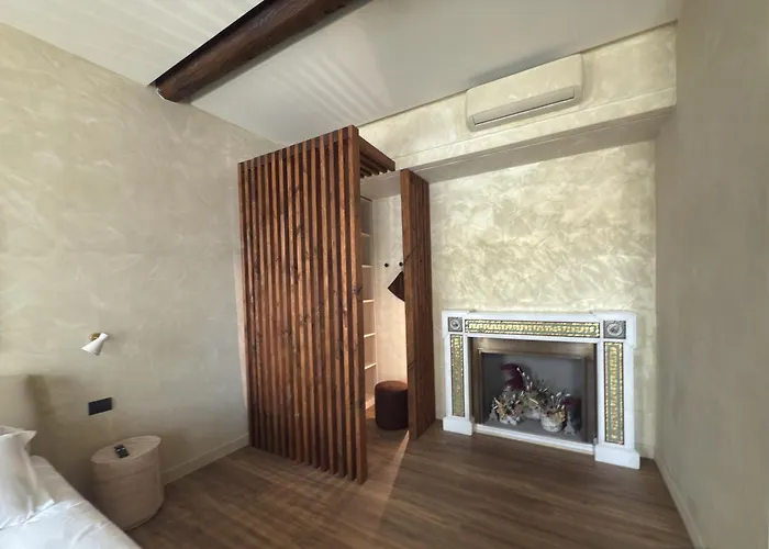 Pantheon Urbes Collection *